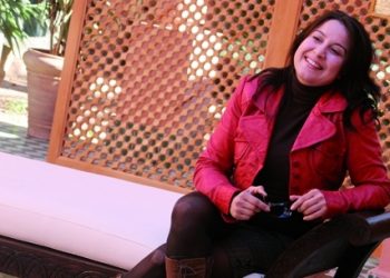 مجيدة بنكيران تقدم دليل مغربية الصحراء في فيلم وثائقي