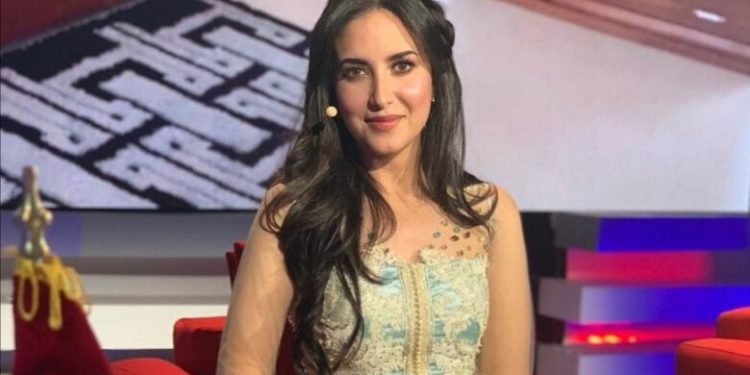 جيهان كيداري تشوق جمهورها لبرنامجها “فاشن مغربي”