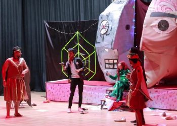 البيضاء ..مدراء المهرجانات المسرحية الدولية يناقشون ازمة المسرح وكورونا