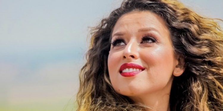 فنانة مغربية تستنجد: “أنا فنانة ومقاداش نعيش حقيقتي فهاد الظروف”