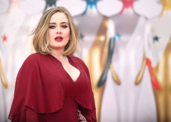 أديل تخرج عن صمتها وتتحدث عن طلاقها وعلاجها النفسي