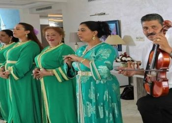 دنيا بوطازوت تتحول الى” الشيخة حليمة”!!