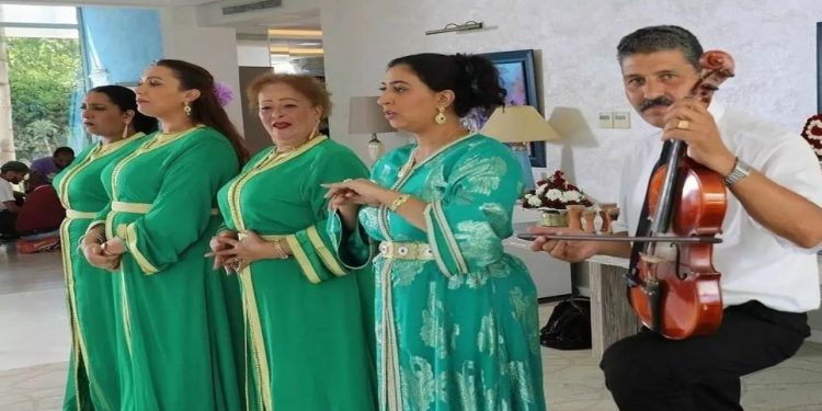 دنيا بوطازوت تتحول الى” الشيخة حليمة”!!