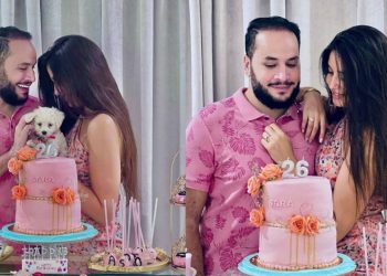 بالفيديو٠٠عبد الله أبو جاد يتعرض لهجوم شنيع بسبب فيديوهات رومانسية رفقة زوجته سارة
