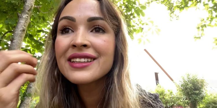 بالفيديو٠٠إكرام بينالوفا تصدم الجميع: “واخا نوصل للطلاق منرجعش الكلب للدار”