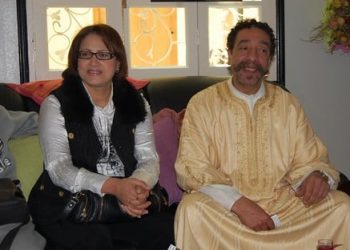 ممثل مغربي يتمنى الشفاء لعبد الإله عاجل بعد وعكته الصحية..وهذه رسالته له