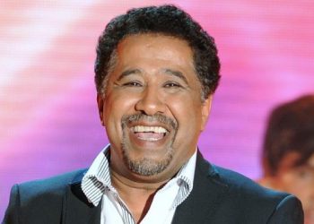 الشاب خالد يقضي عطلته مع اسرته في مدينة اصيلة المغربية