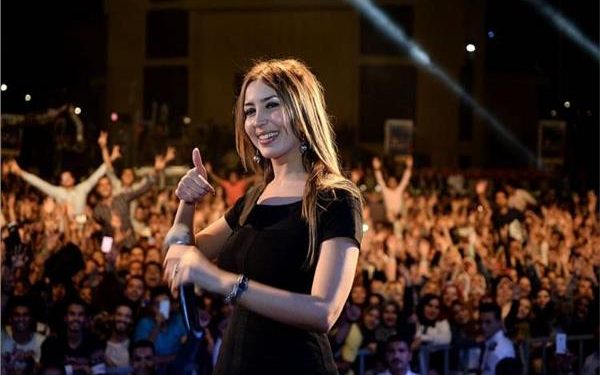 جنات :علمت بوجود الجمهور المغربي من الصلاة على سيدنا رسول الله