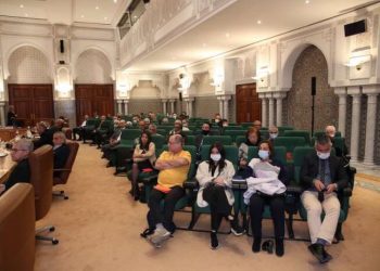 أكاديمية المملكة  تقدم كتاب “ما هي إفريقيا؟”