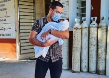 بعد رقودها في الإنعاش٠٠سكيزوفرين يكشف عن جديد الحالة الصحية لطفته (صورة)