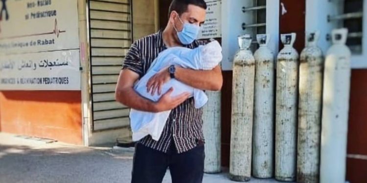 بعد رقودها في الإنعاش٠٠سكيزوفرين يكشف عن جديد الحالة الصحية لطفته (صورة)