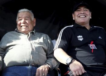 عرض المنزل الذي اهداه مارادونا  لوالدية للبيع