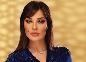 بعفويتها المعتادة فنانة عربية تكشف سر جمالها: “البوتوكس والفيلر هم سر جمالي وليس النوم البكر” (فيديو)