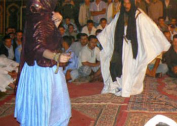 الداخلة تعيش على إيقاع مهرجان الأغنية الحسانية