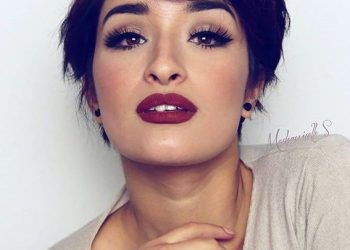 الجزائرية شيرين بوتلة في مشاهد فاضحة وتقول للجزائريين انتم لستم مثاليين ومقدسين