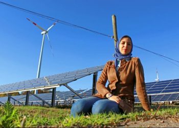 باحثة مغربية في الطاقة تحصل على جائزة المانية