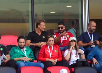 اسماء المنور تصف عناصر المنتخب المغربي ب “ولاد الرجال والسبوعة”