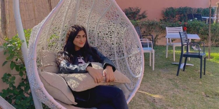 بالصورة٠٠فنانة مغربية تكشف عن مرضها وتصدم جمهورها