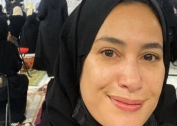 ممثلة عربية تفاجئ جمهورها من هذا المكان (صورة)