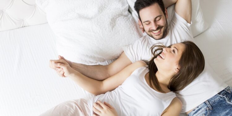 علامات تدل على بلوغ زوجتك النشوة داخل العلاقة٠٠مهم جدا