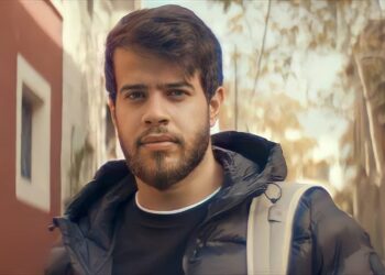 فنان عربي يعلن اعتزاله الغناء: “وجودنا في الحياة لإرضاء الله”