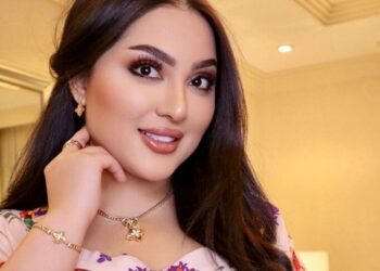 ممثلة مغربية مقيمة في السعودية تعلن حصولها على ناقة بقيمة مليون دولار أمريكي
