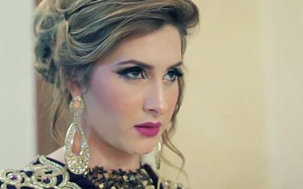 وتستمر الخرافة..فنانة جزائرية تتحدث عن شيء غير مرئي سحب مهاجم جزائر ي الى الوراء