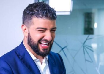 بعد طلاقه٠٠حمزة الفيلالي يعقد قرانه من جديد على ربان طائرة ويوجه لها هذه الرسالة