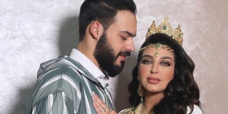 اشتهر بكشفه أسرار علاقات الأشخاص٠٠السريري يدخل القفص الذهبي وهذه هي زوجته (صور)