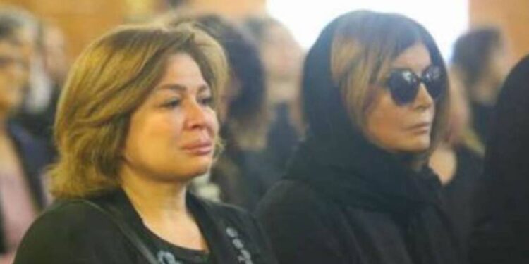 تصلي بدون حجاب٠٠فنانة عربية تخلق الجدل (صورة)
