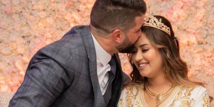 حمزة الفيلالي يطلب من المغاربة احترام زوجته: “هي معندها حتى ذنب٠٠ممسؤولاش على الماضي ديالي”