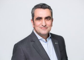 المصمم العالمي هشام لحلو يعرض إبداعاته في القدس