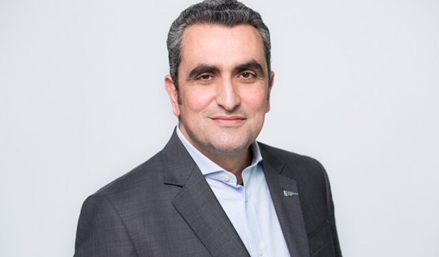 المصمم العالمي هشام لحلو يعرض إبداعاته في القدس