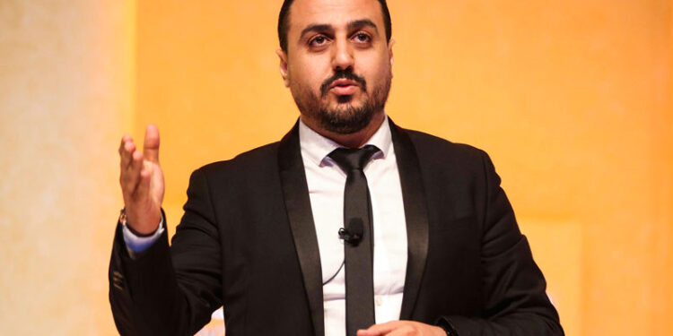 بسبب فاجعة الطفل ريان٠٠رشيد العلالي يؤجل أحد حلقات برنامجه