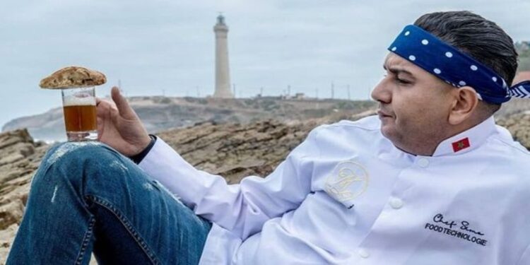 الشاف سيمو يظهر والدته لأول مرة٠٠وهذه رسالته لها (صورة)