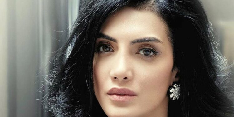 بهذ الطريقة٠٠أثرت مواقع التواصل الإجتماعي على حياة حورية فرغلي