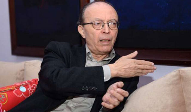 ثانوية ديكارت تكرم نور الدين الصايل