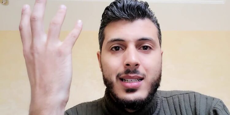 لهذه الأسباب أمين رغيب ينصح متابعيه بعدم شراء السيارة: “متشريوش الطونوبيل” (فيديو)