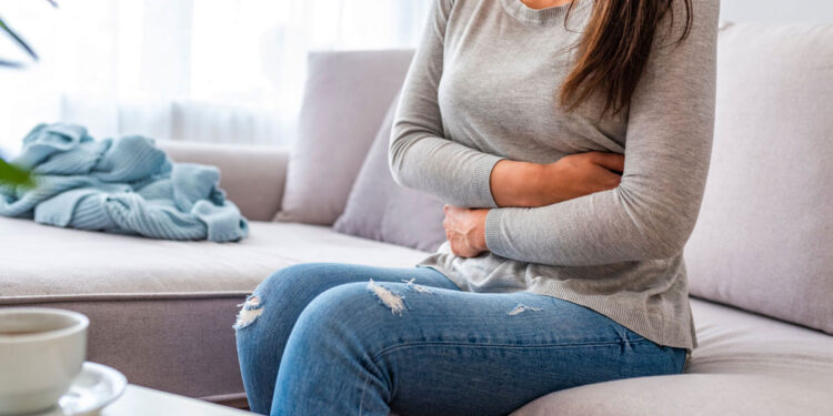 8 طرق طبيعية ومجربة للتخفيف من آلام الدورة الشهرية 