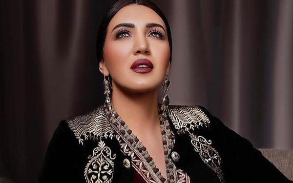بعد وفاة جدتها٠٠أسماء لمنور توجه رسالة خاصة (صورة)