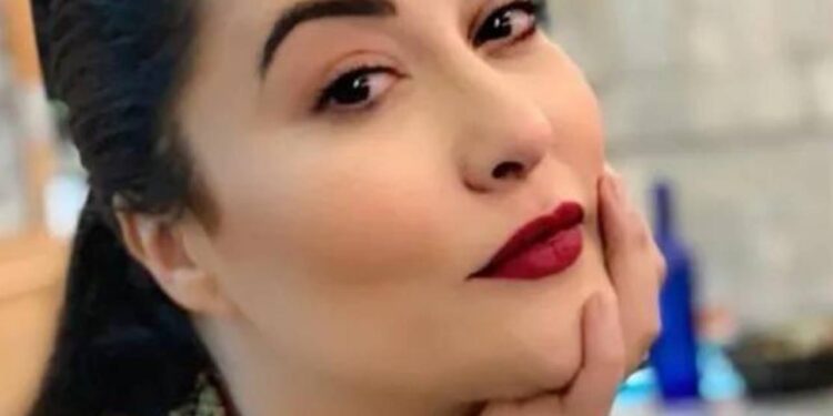 فنانة مغربية تساند شباب واقعة “الإفطار العلني” ٠٠تفاصيل