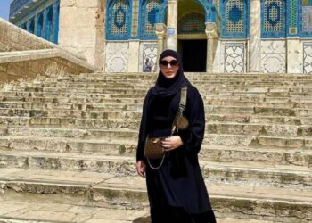 من المسجد الأقصى٠٠فاطمة الزهراء العروسي ترتدي الحجاب وتفاجئ متابعيها