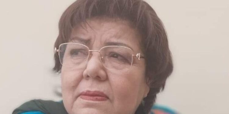 بسبب السرطان٠٠فنانة مغربية تصارع الموت