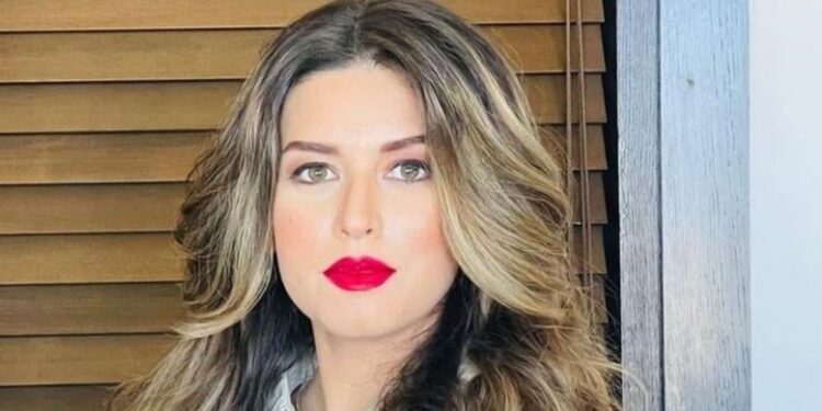 هاجر عدنان: “مثلما استطعت الإمساك عن الأكل والشرب٠٠لدي قدرة التخلي عن كل شخص يؤذيني”