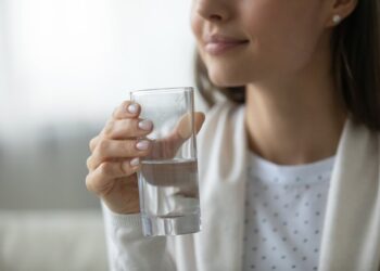 هل شرب الماء بكثرة خلال الإفطار مضر للصحة ؟