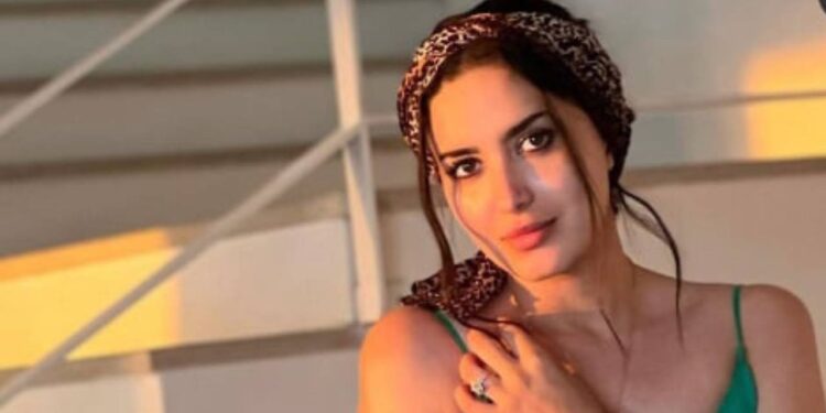 الممثلة جيهان كيداري تفاجئ متابعيها بخاتم زواج٠٠فهل تزوجت ؟