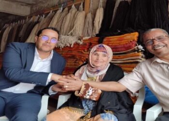 صانعة زرابي مغربية تقاضي الجزائر