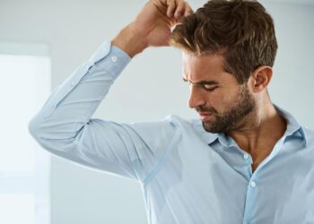 مشكل التعرق الزائد تحت الإبط٠٠أسباب وحلول فعالة للتخلص منه