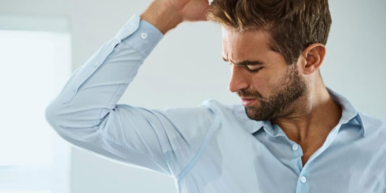 مشكل التعرق الزائد تحت الإبط٠٠أسباب وحلول فعالة للتخلص منه