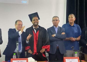 باسو يحصل على شهادة الدكتوراه  في الادب الإنجليزي